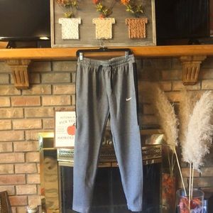 NWT Nike Womens dri fit basketball sweatpants.